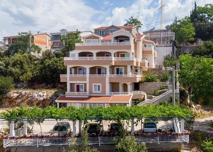 Apartments Bona