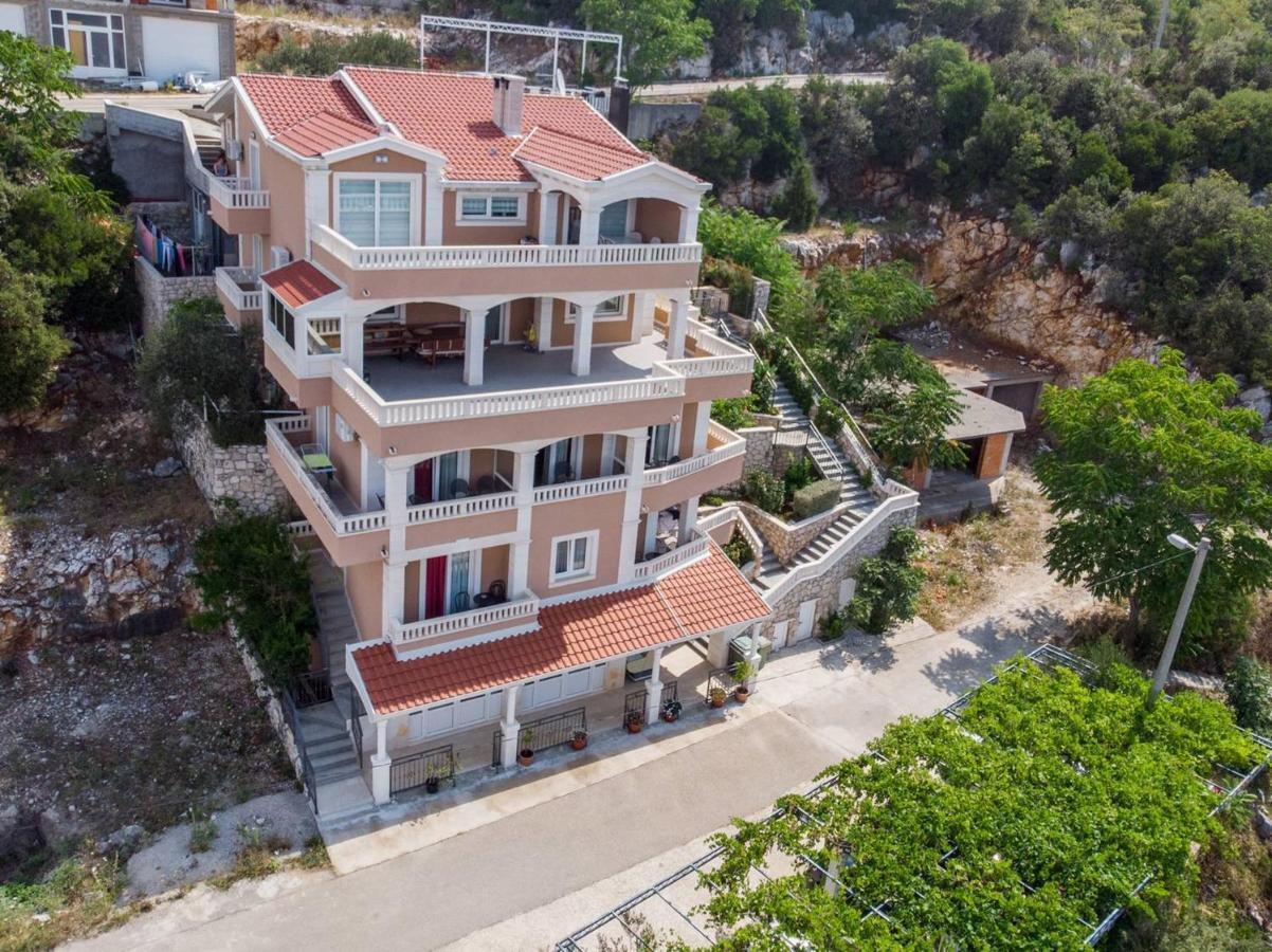 Apartment Bona *